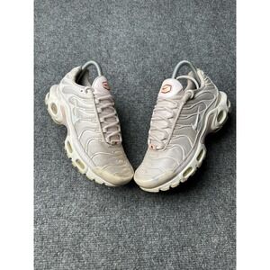Womens Nike Air Tuned Max Plus White Pink Running Shoes, Size US 7